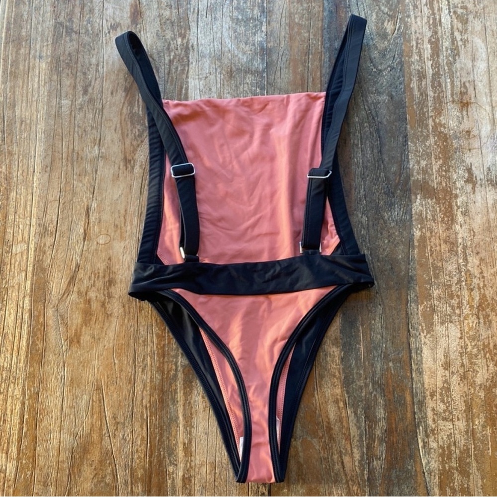 High-Cut Two-Tone One-Piece Swimsuit - Pink and Black - Picture 7 of 10